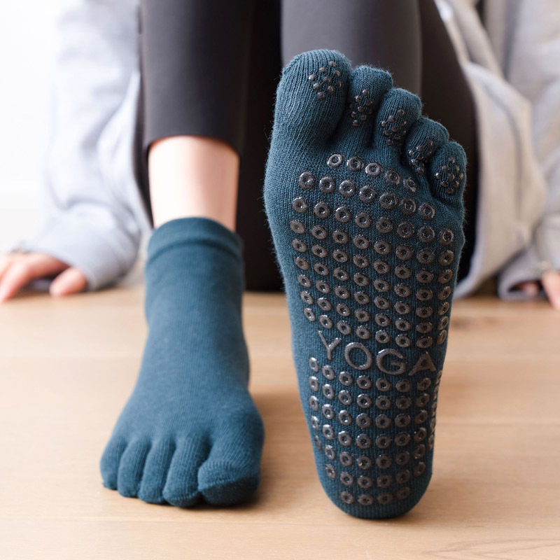 Pilates Yoga Ballet - ถุงเท้าซิลิโคนกันลื่นสำหรับผู้หญิงถุงเท้าโยคะกันลื่นห้านิ้วกันลื่นระบายอากาศได้สำหรับเต้นบัลเล่ต์ออกกำลังกายฟิตเนสผู้หญิงถุงเท้าผ้าฝ้าย